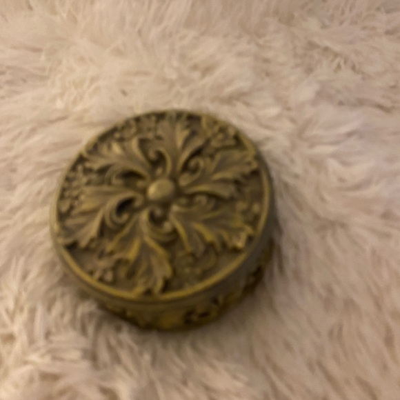 Small jewelry container-Gently used, plenty of life left​ - Picture 11 of 11